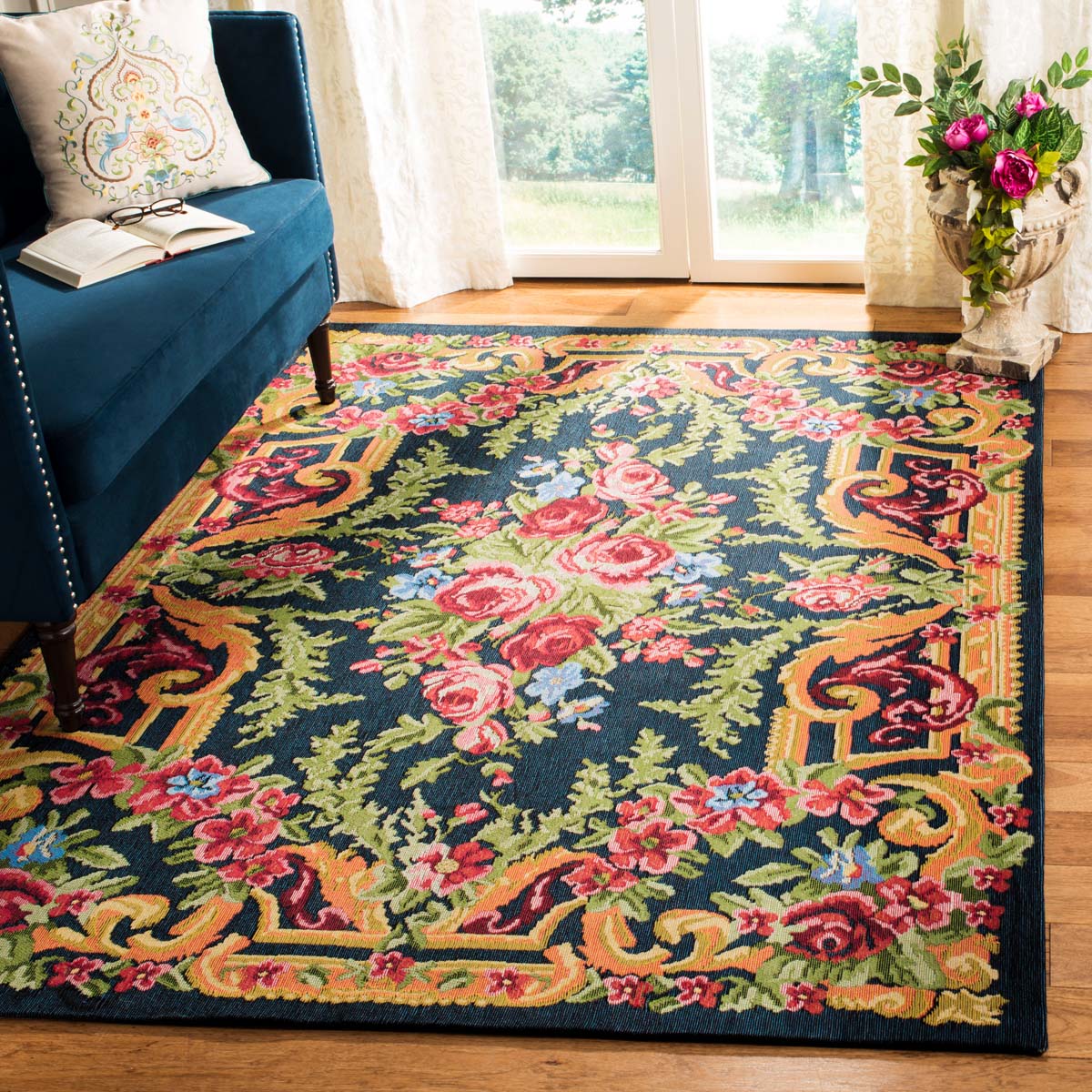 Safavieh -Classic Vintage Rug Collection 112Z - Black / Rose