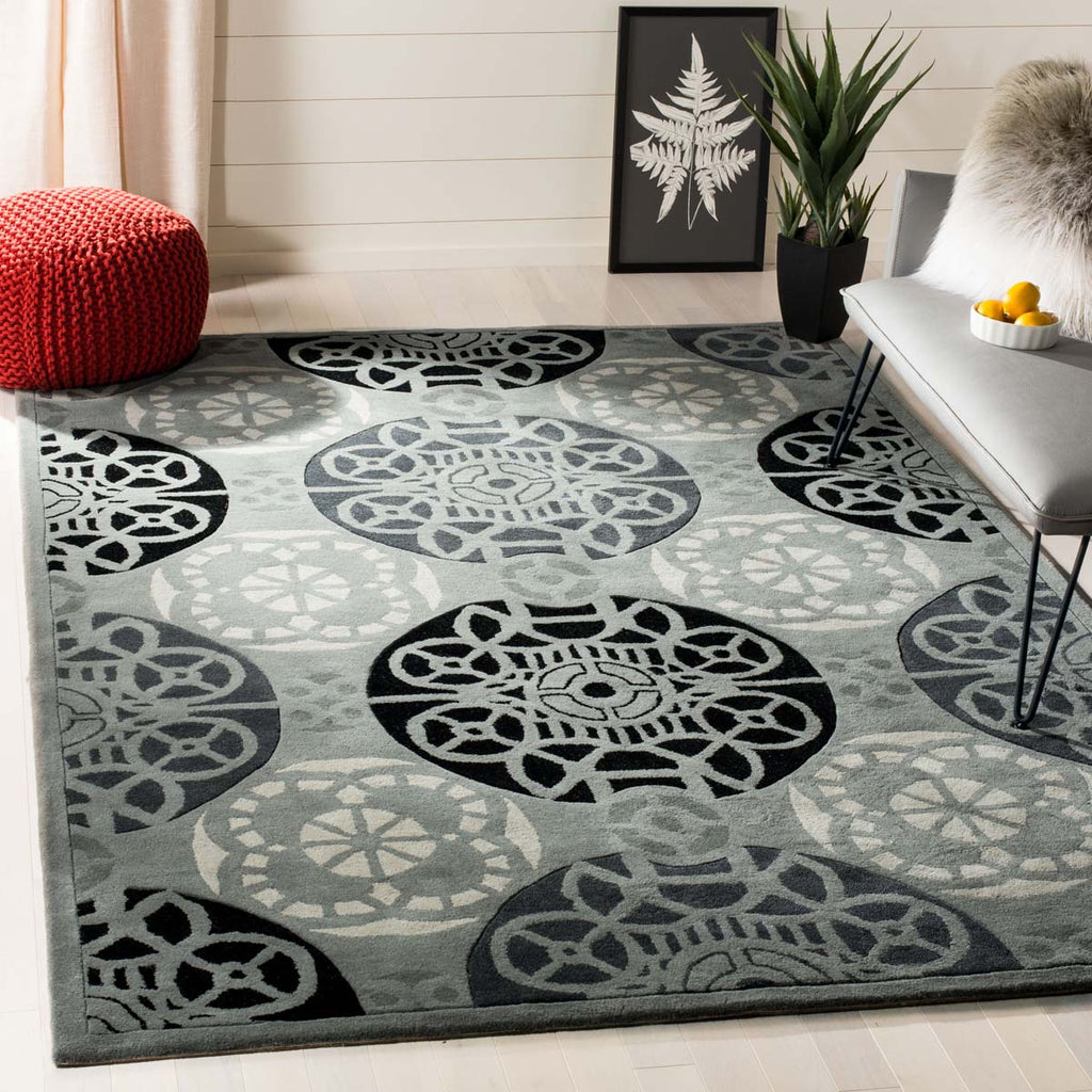 Safavieh Capri Rug Collection CPR353C - Grey / Black