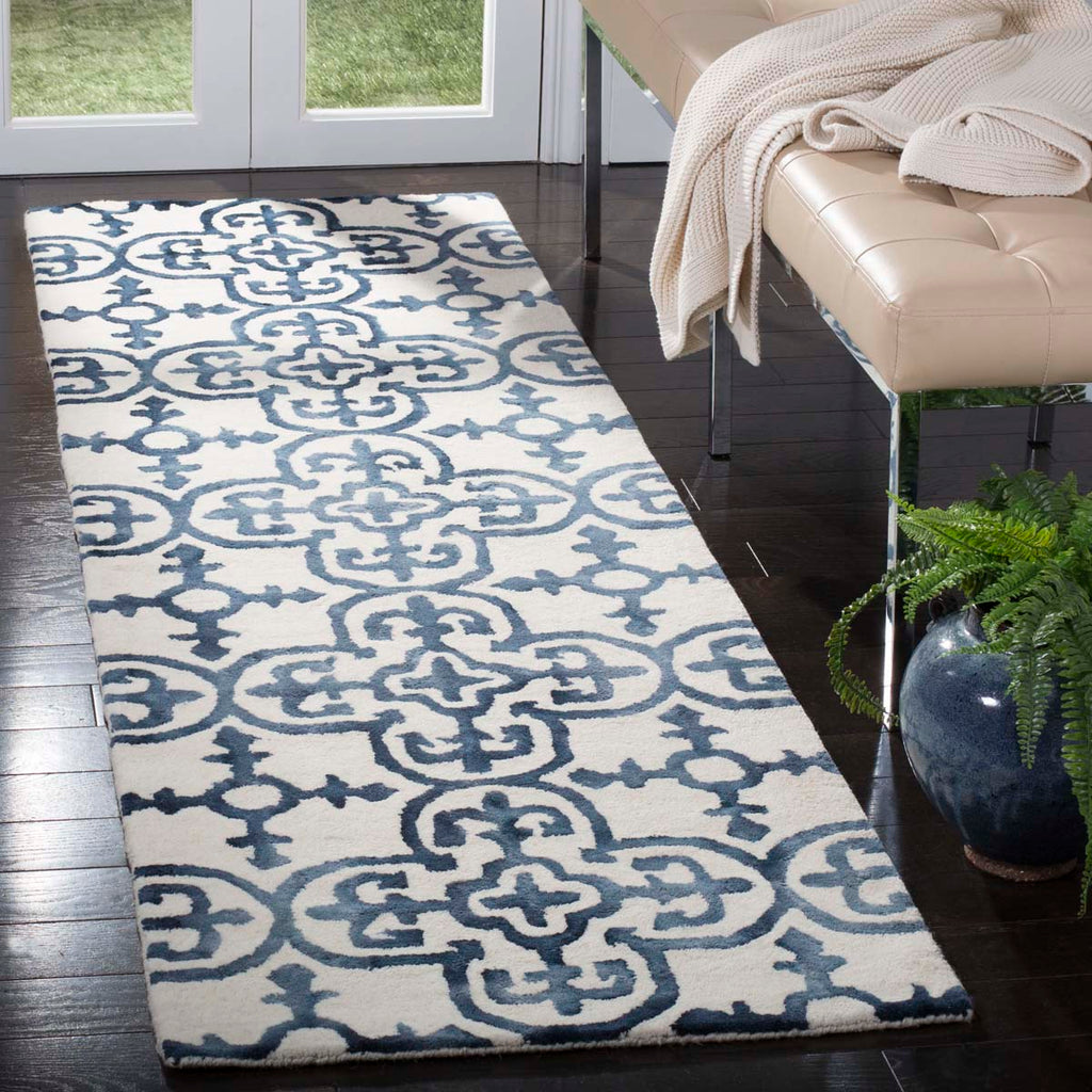 Safavieh Dip Dye Rug Collection DDY711P - Ivory / Navy