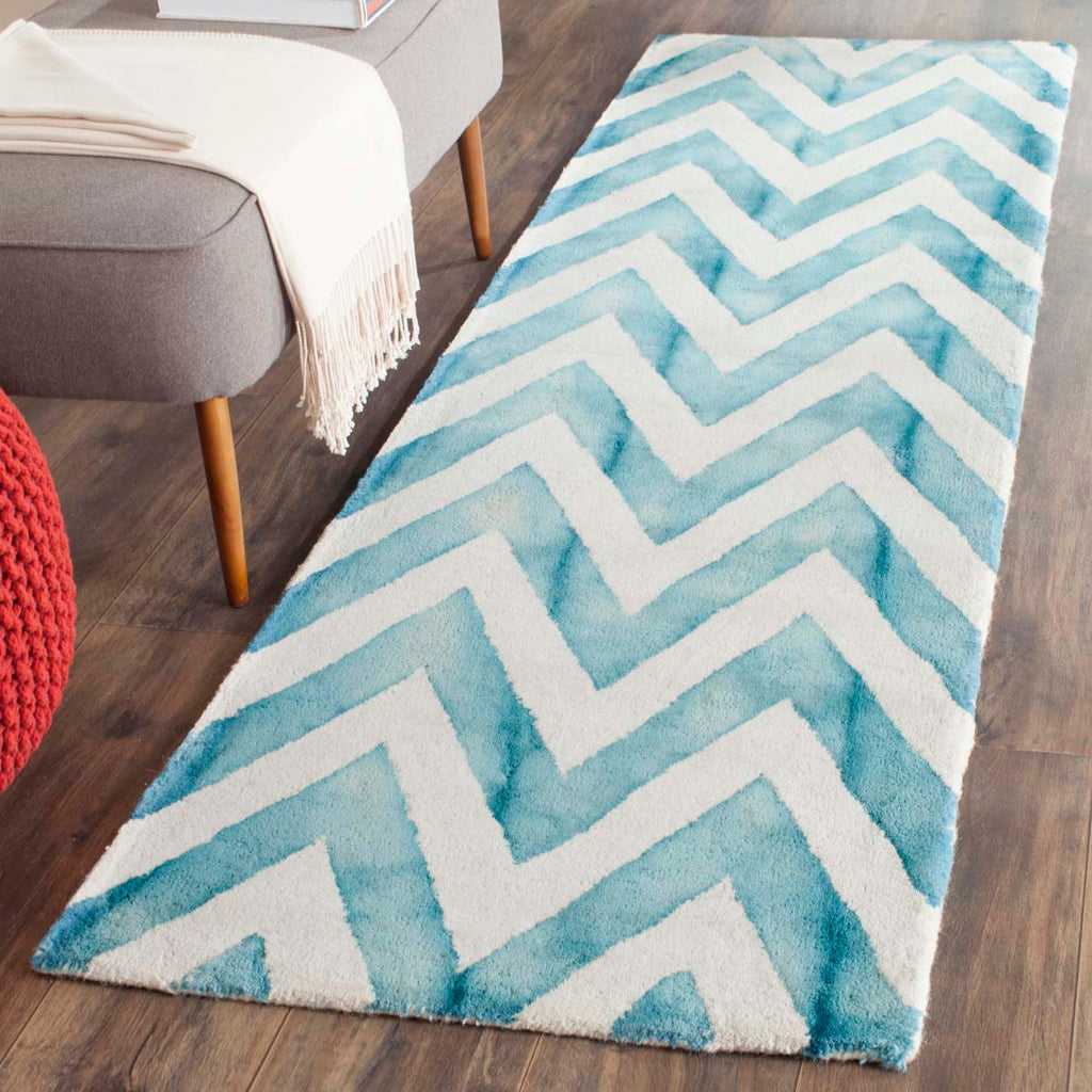 Safavieh Dip Dye Rug Collection DDY715H - Ivory / Turquoise