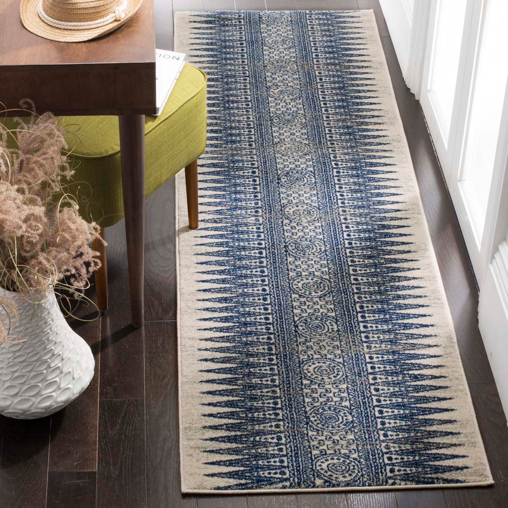 Safavieh Evoke Rug Collection EVK226C - Ivory / Blue