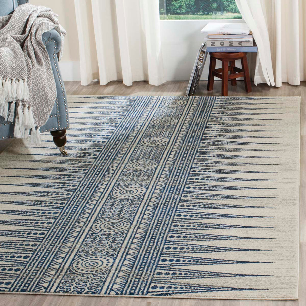 Safavieh Evoke Rug Collection EVK226C - Ivory / Blue