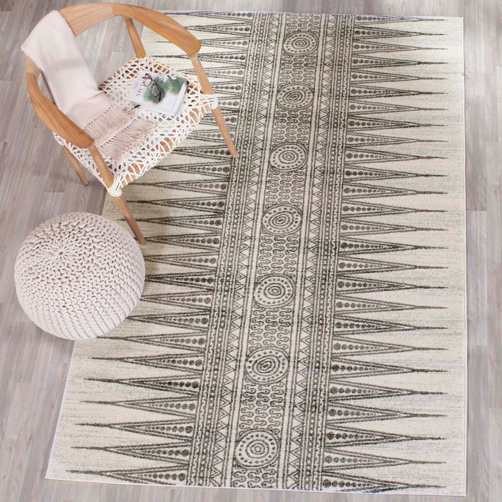 Safavieh Evoke Rug Collection EVK226D - Ivory / Grey