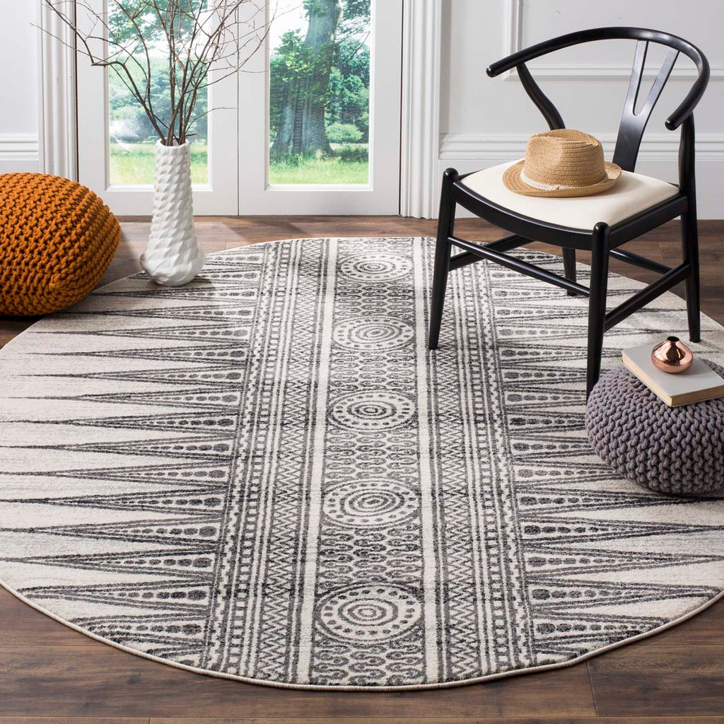 Safavieh Evoke Rug Collection EVK226D - Ivory / Grey