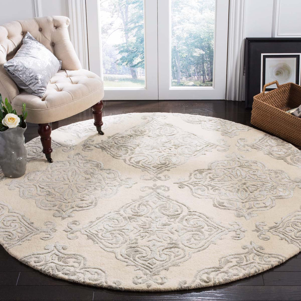 Safavieh Glamour Rug Collection GLM568C - Ivory / Silver