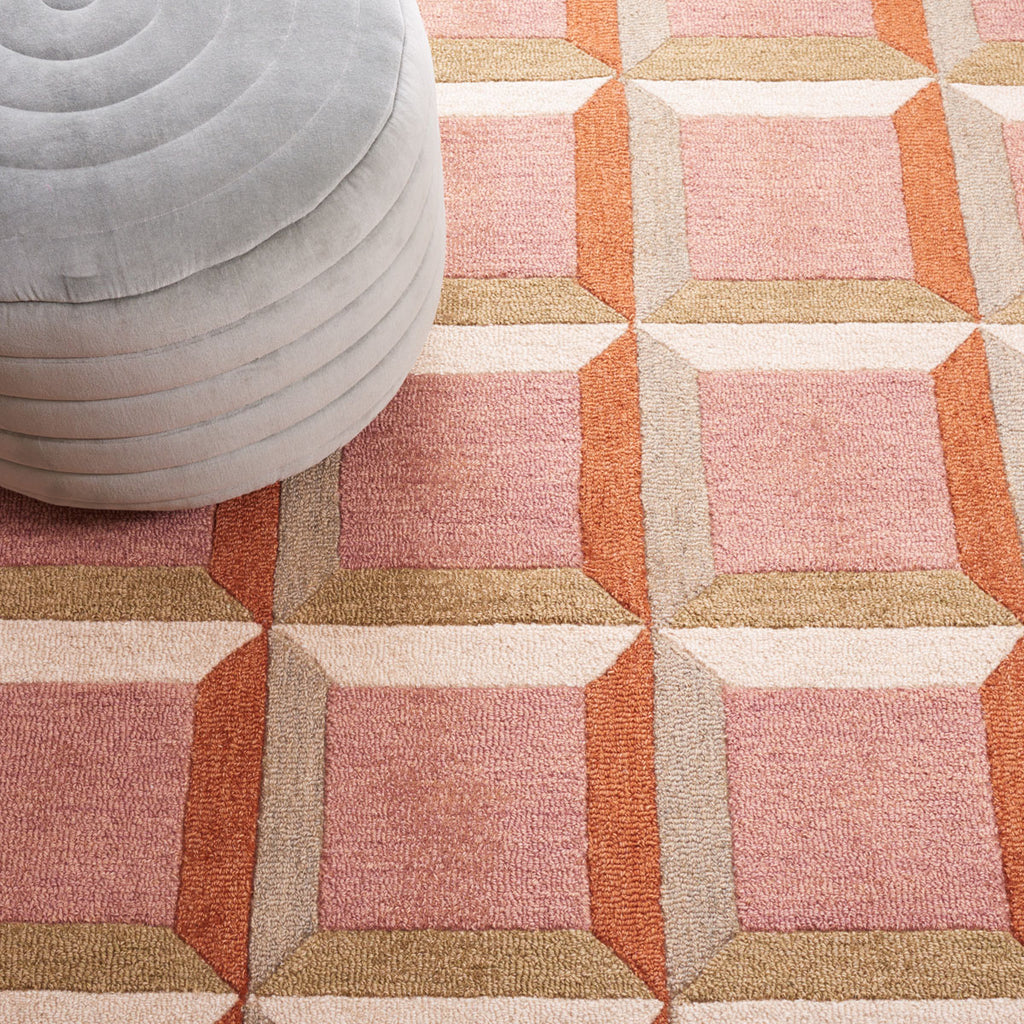 Safavieh Genre Collection, GRE101U - Pink / Beige