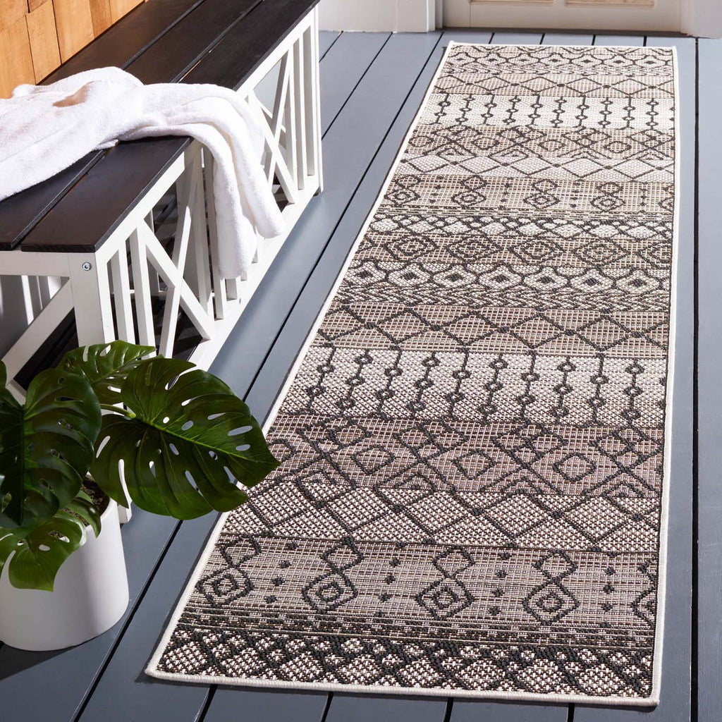 Safavieh Havana Rug Collection: HAV301E - Light Brown / Black