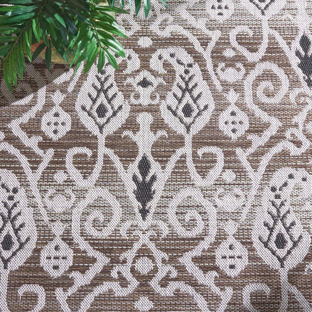 Safavieh Havana Rug Collection: HAV321E - Light Brown / Ivory