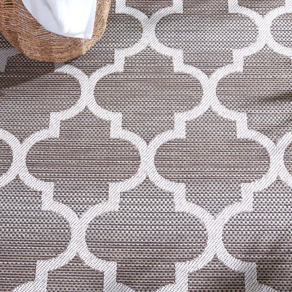 Safavieh Havana Rug Collection: HAV329E - Light Brown / Ivory