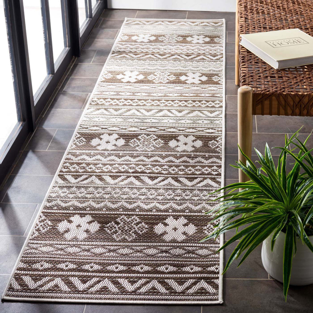 Safavieh Havana Rug Collection: HAV331E - Light Brown / Ivory