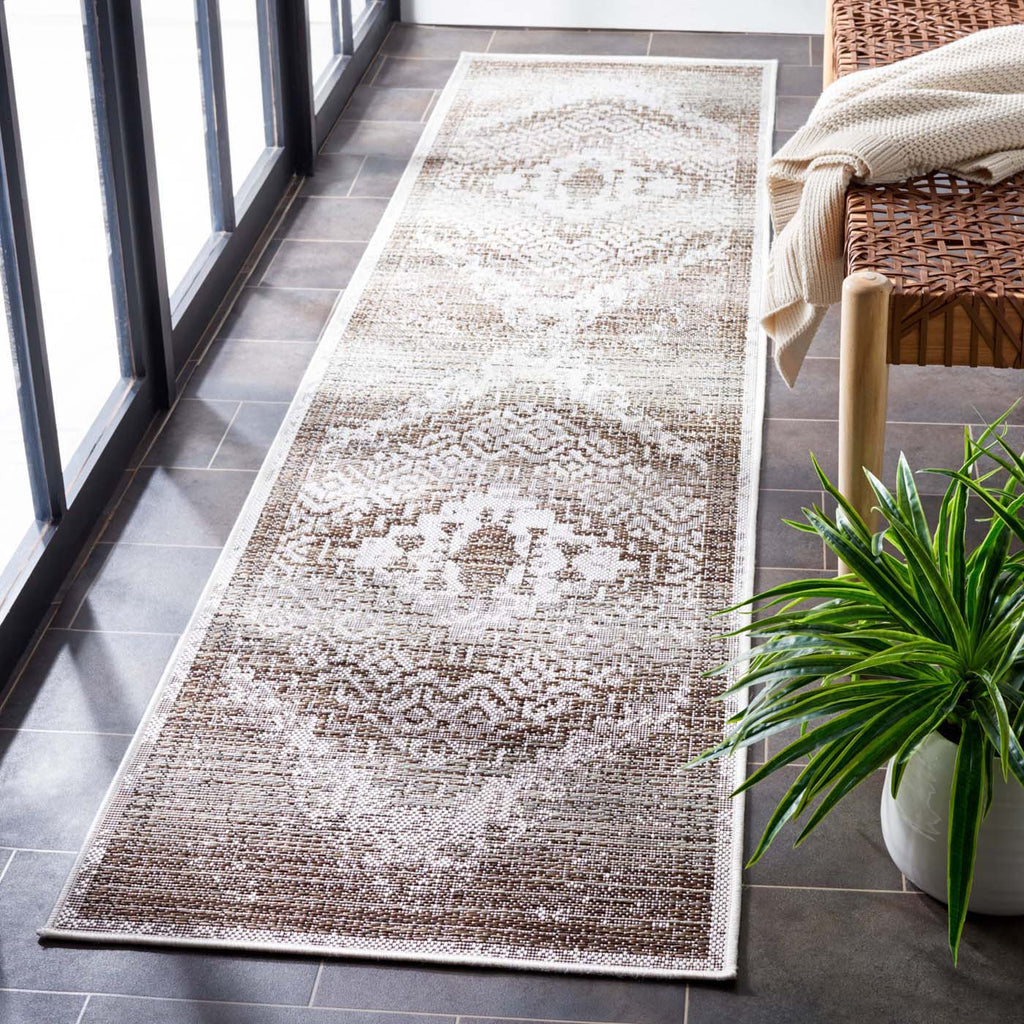 Safavieh Havana Rug Collection: HAV340E - Light Brown / Ivory