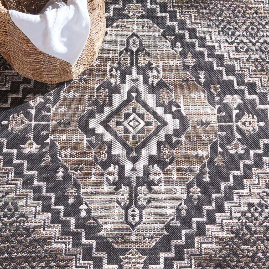 Safavieh Havana Rug Collection: HAV341E - Light Brown / Black