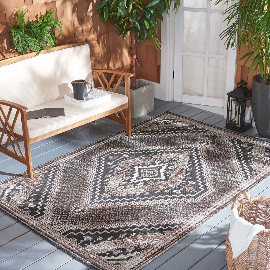 Safavieh Havana Rug Collection: HAV341E - Light Brown / Black