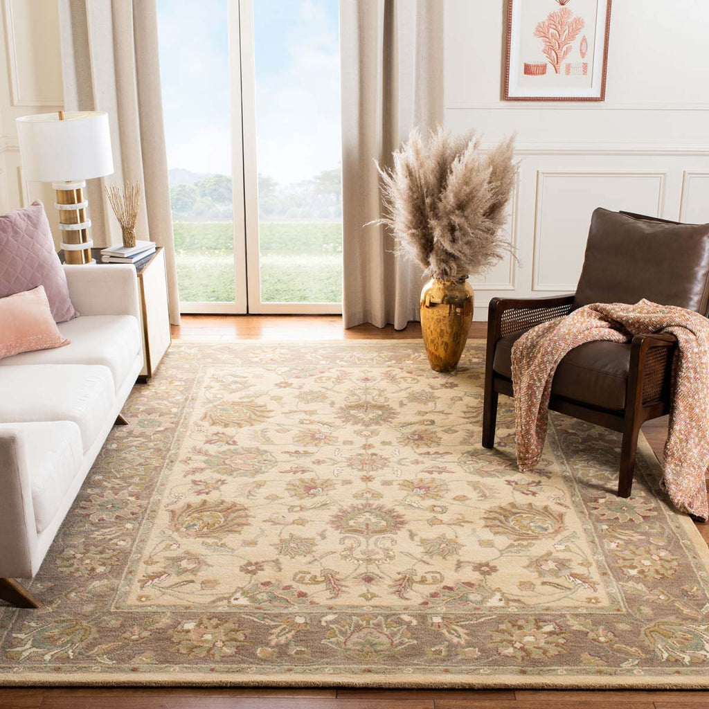 Safavieh Heritage Rug Collection HG343D - Ivory / Brown