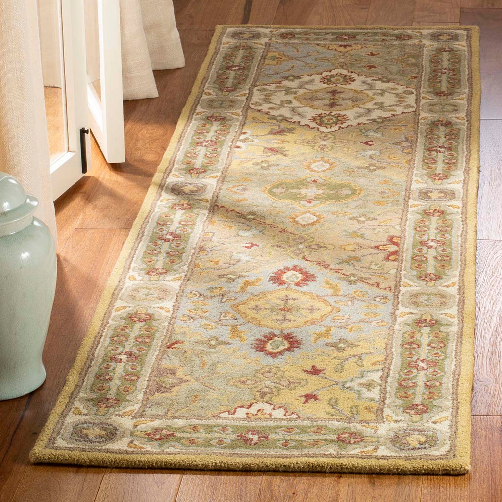 Safavieh Heritage Rug Collection HG512C - Multi / Ivory