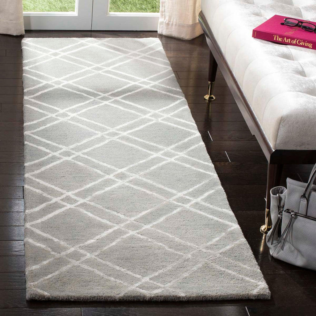 Safavieh Himalaya Rug Collection HIM901G - Grey / Silver