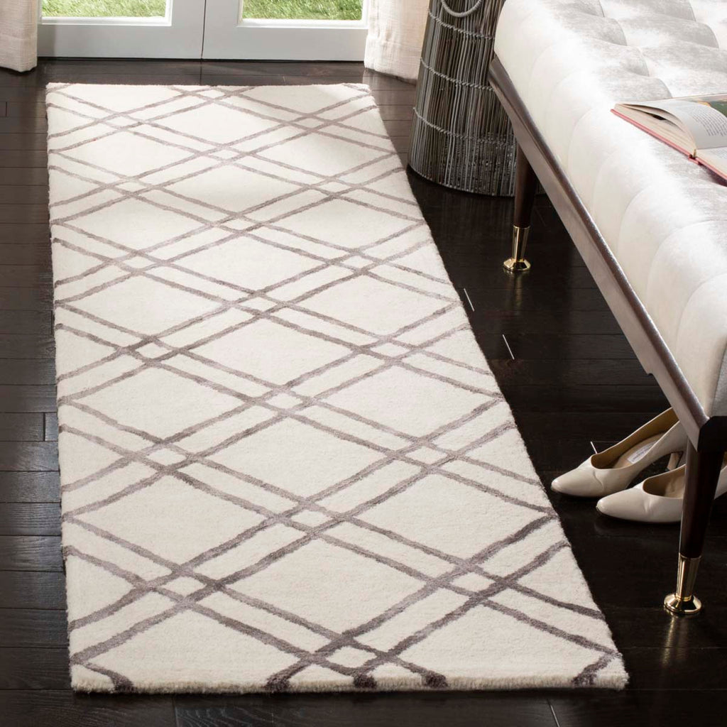 Safavieh Himalaya Rug Collection HIM901H - Ivory / Dark Grey