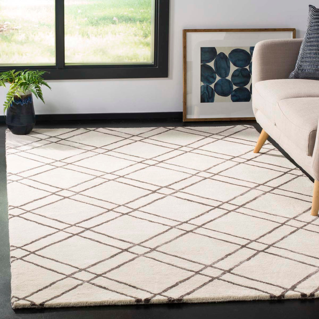 Safavieh Himalaya Rug Collection HIM901H - Ivory / Dark Grey