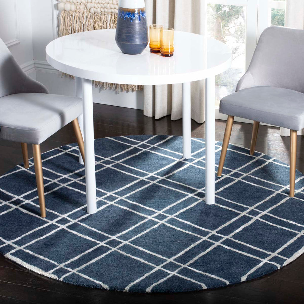 Safavieh Himalaya Rug Collection HIM901N - Navy / Silver