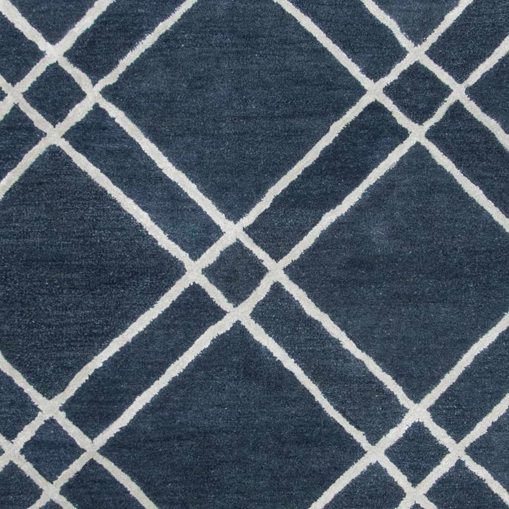 Safavieh Himalaya Rug Collection HIM901N - Navy / Silver