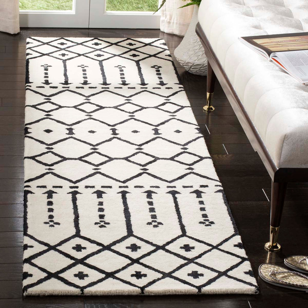 Safavieh Himalaya Rug Collection HIM903A - Ivory / Black