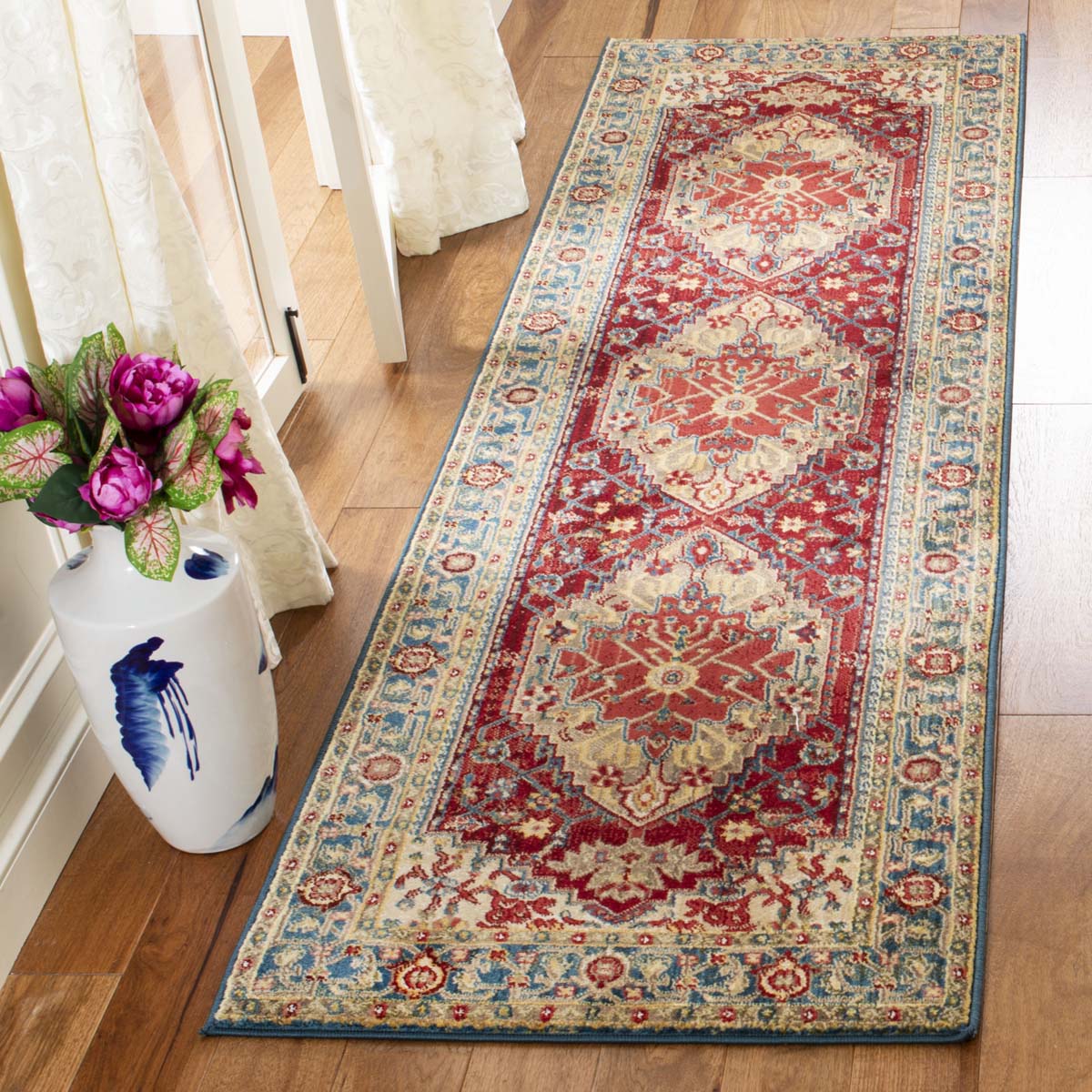 Safavieh Kashan Collection KSN306M Blue / Red Rug - 2' 6 x 8