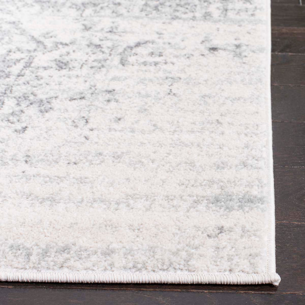 Safavieh Madison Rug Collection MAD603G - Silver / Ivory