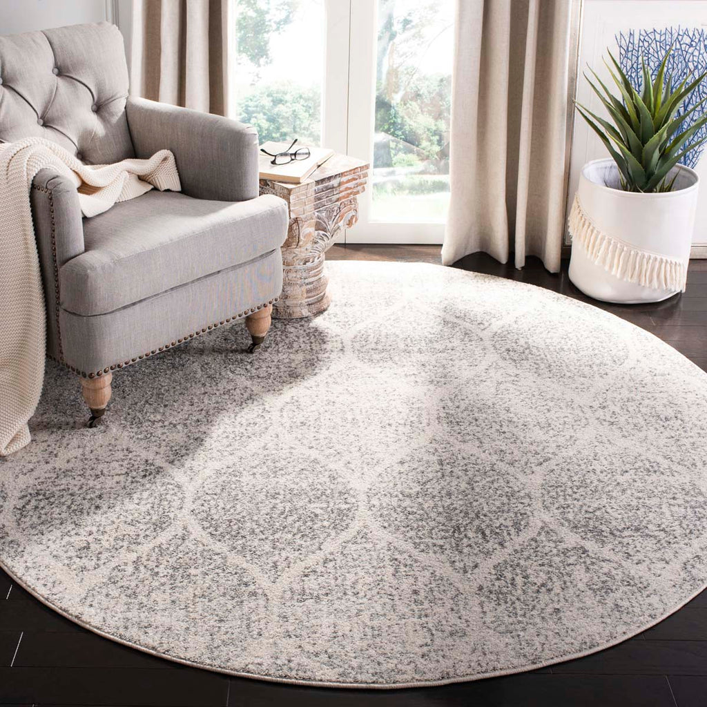 Safavieh Madison Rug Collection MAD604B - Ivory / Silver