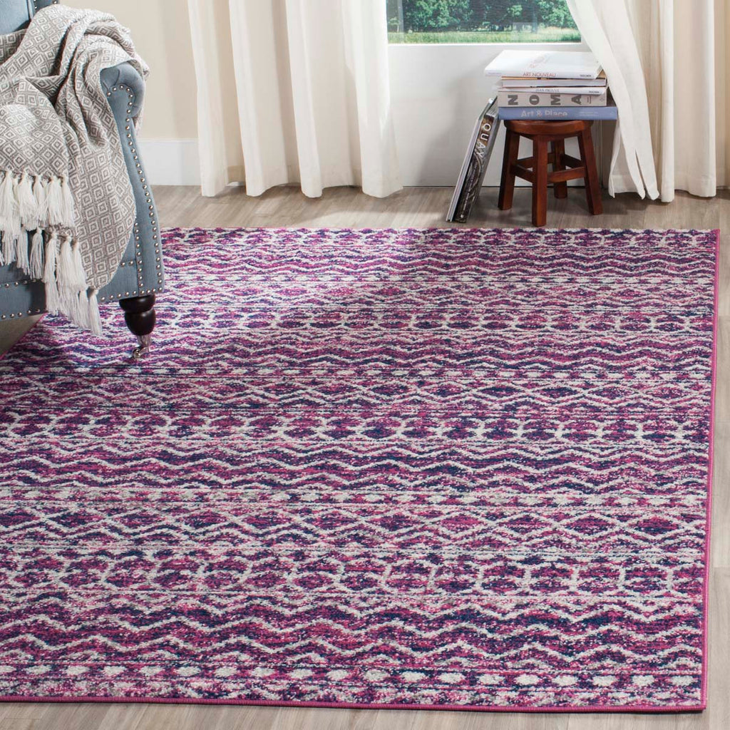 Safavieh Madison Rug Collection MAD606M - Fuchsia / Navy