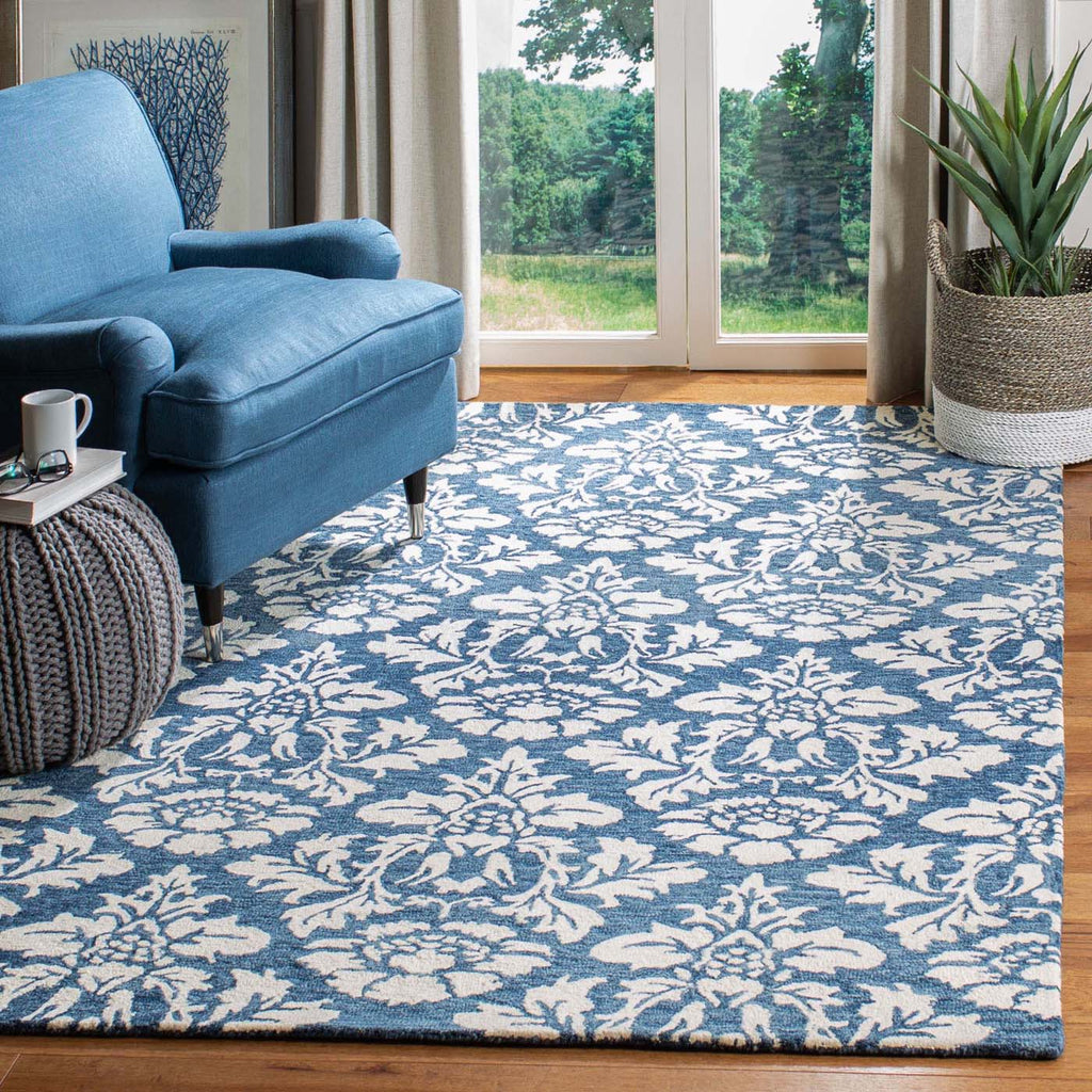 Martha Stewart Rug Collection: MSR221M - Blue / Ivory