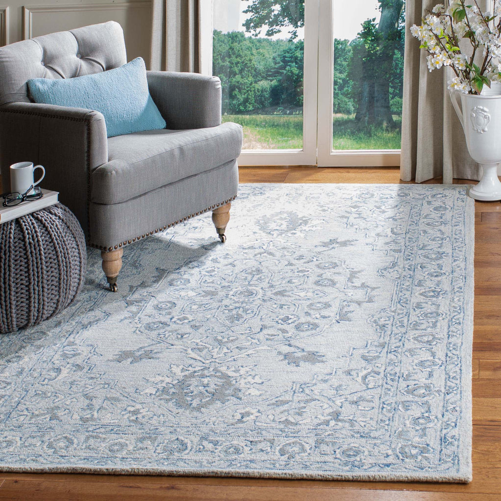 Safavieh Martha Stewart Rug Collection: MSR3370M - Light Blue / Ivory