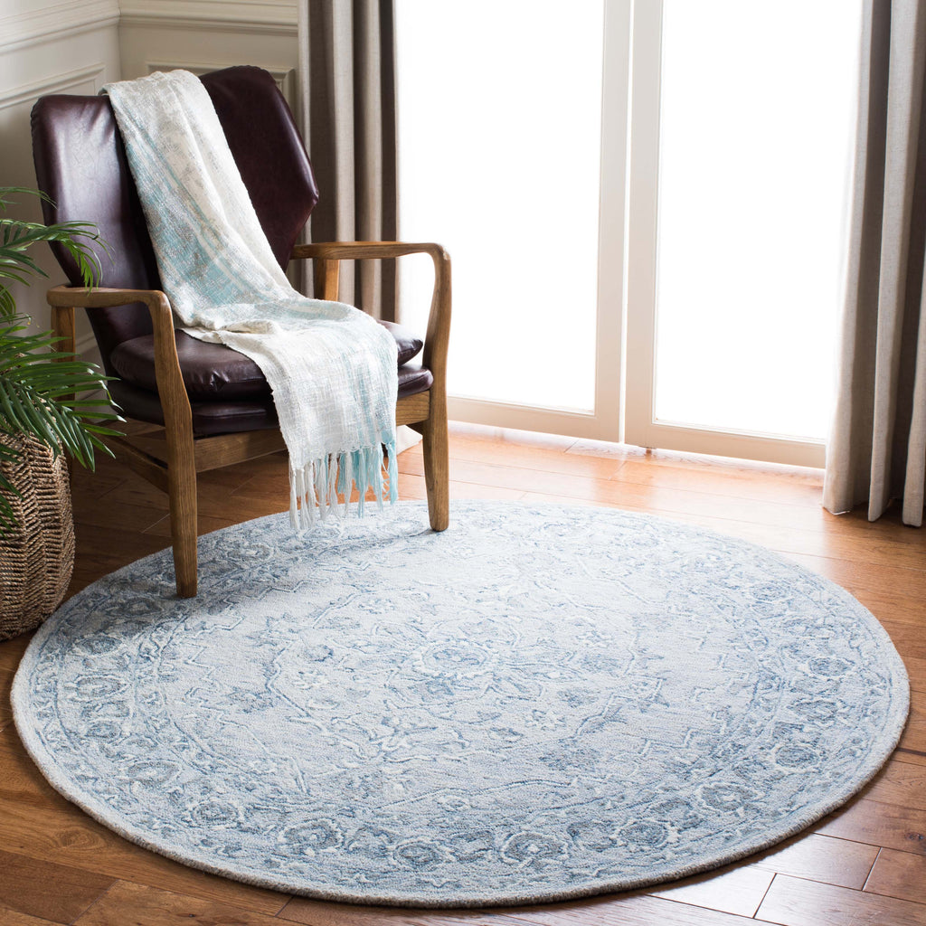 Safavieh Martha Stewart Rug Collection: MSR3370M - Light Blue / Ivory