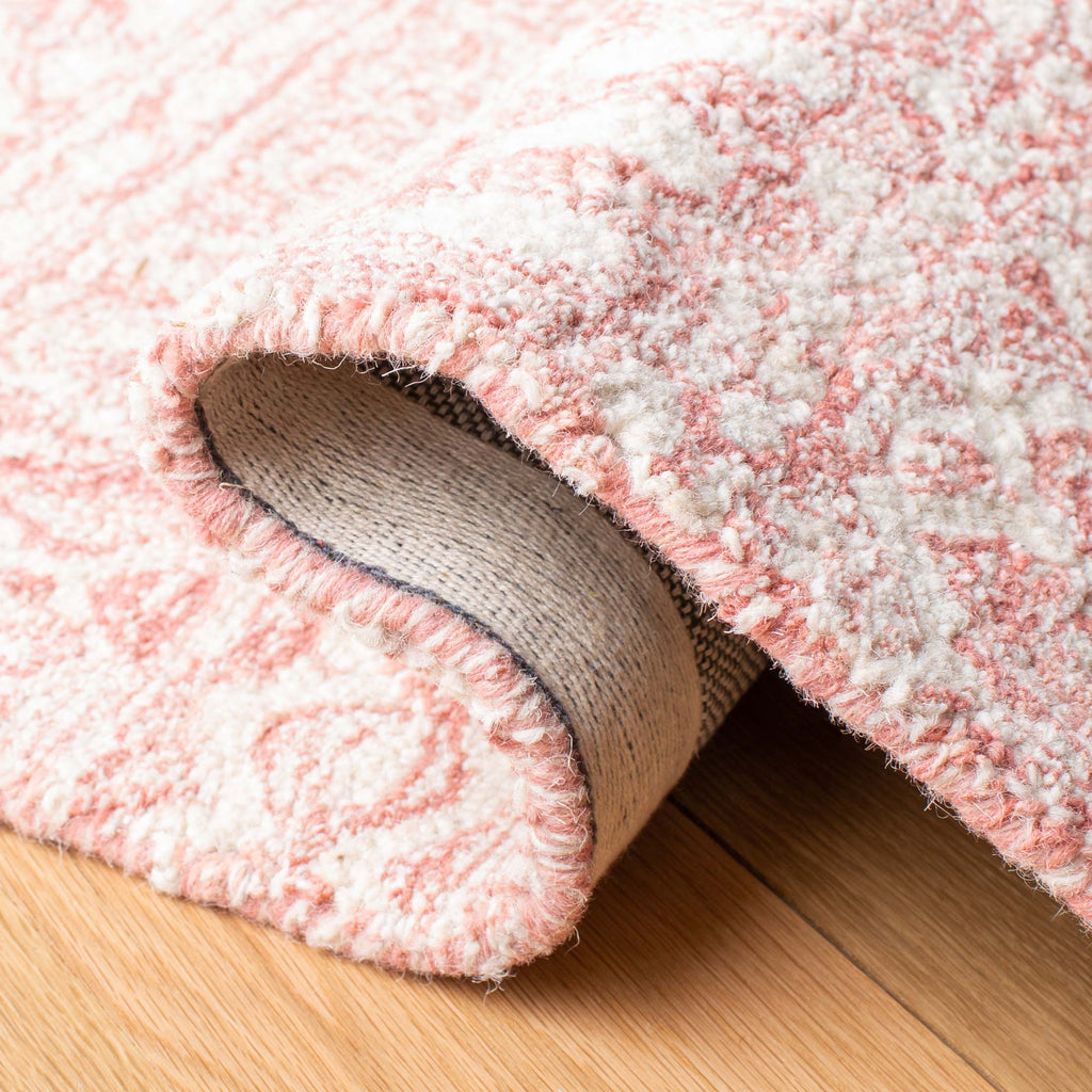 Safavieh Martha Stewart Rug Collection: MSR3372U - Pink / Ivory