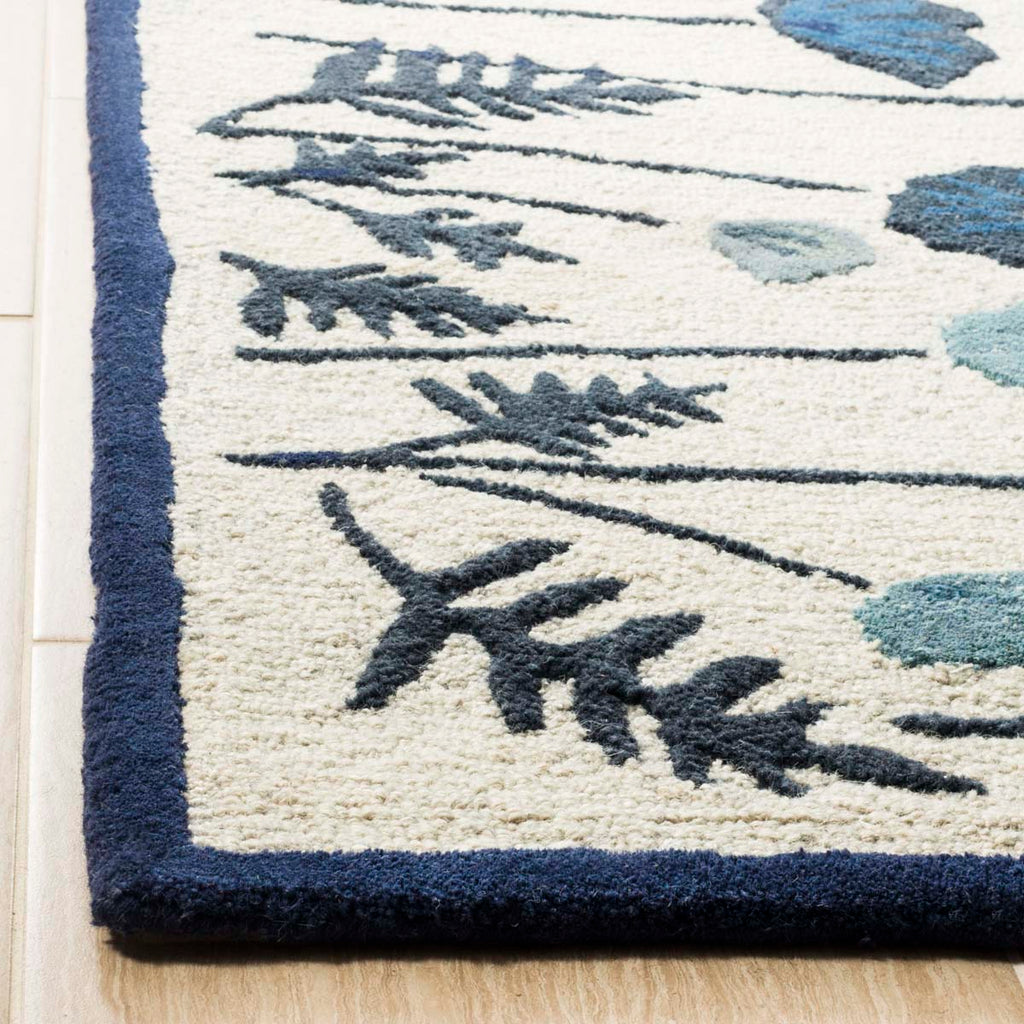 Martha Stewart Rug Collection MSR3627A - Azurite Blue