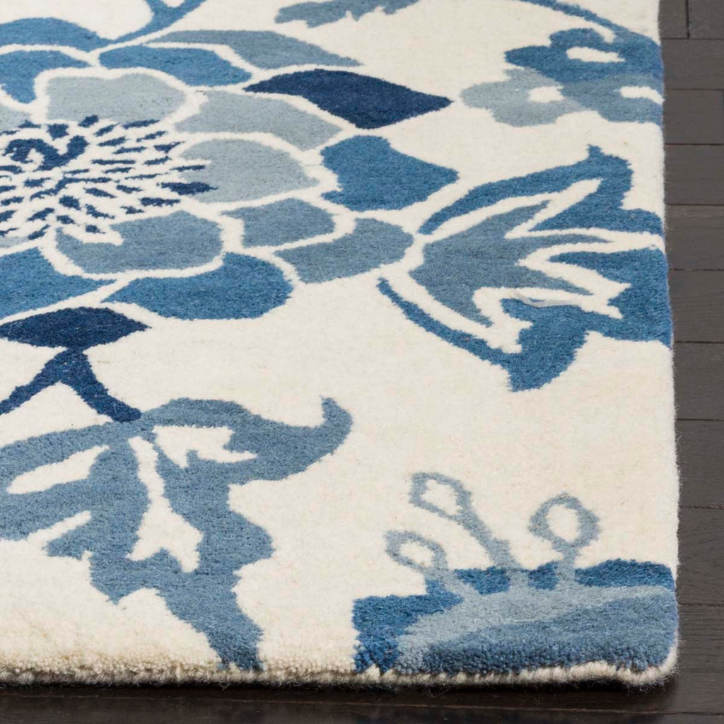 Martha Stewart Rug Collection MSR4732A - Azurite