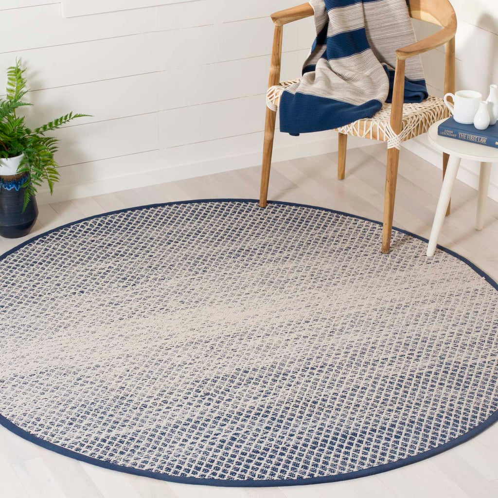 Safavieh Montauk Rug Collection MTK601C - Navy / Ivory