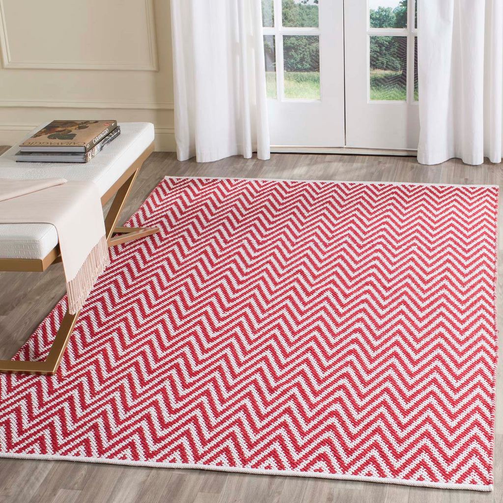 Safavieh Montauk Rug Collection MTK812K - Red / Ivory