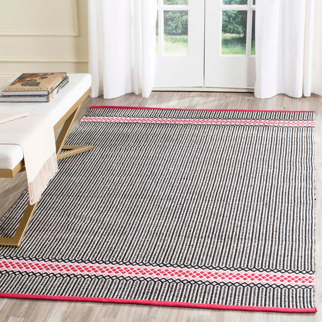 Safavieh Montauk Rug Collection MTK820P - Light Pink / Multi