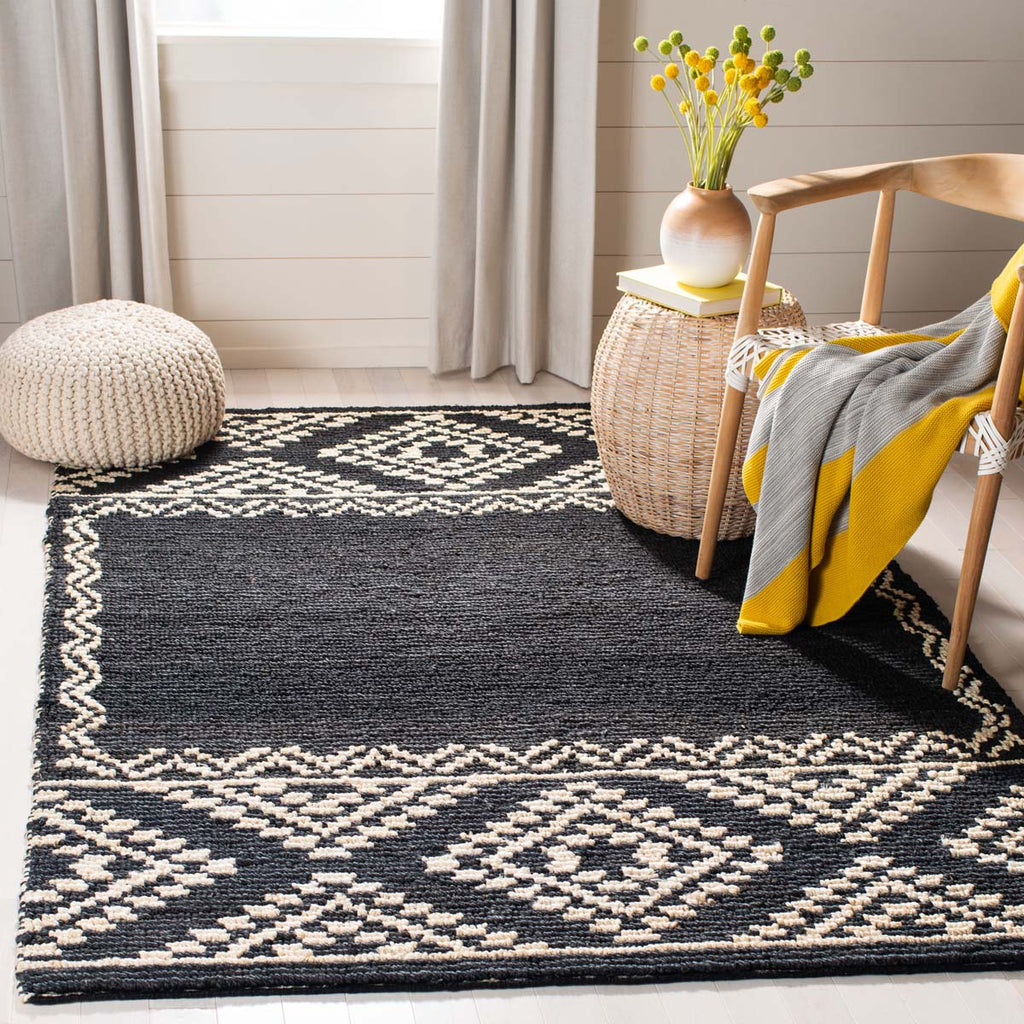 Safavieh Natural Fiber Rug Collection NF552Z - Black