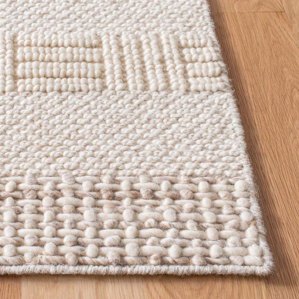 Safavieh Natural Fiber Rug Collection NF553B - Beige / Ivory