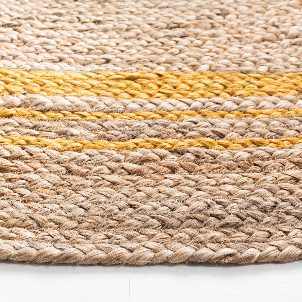 Safavieh Natural Fiber Rug Collection NF807B - Beige / Gold