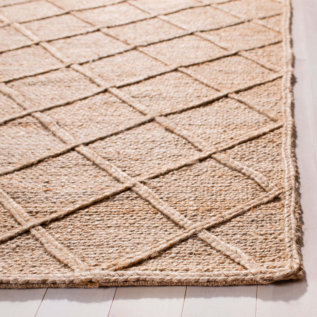 Safavieh Natural Fiber Rug Collection NFB118B - Beige