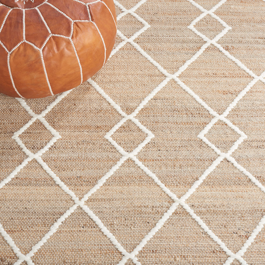 Safavieh Natural Fiber Rug Collection: NFB277A - Natural / Ivory