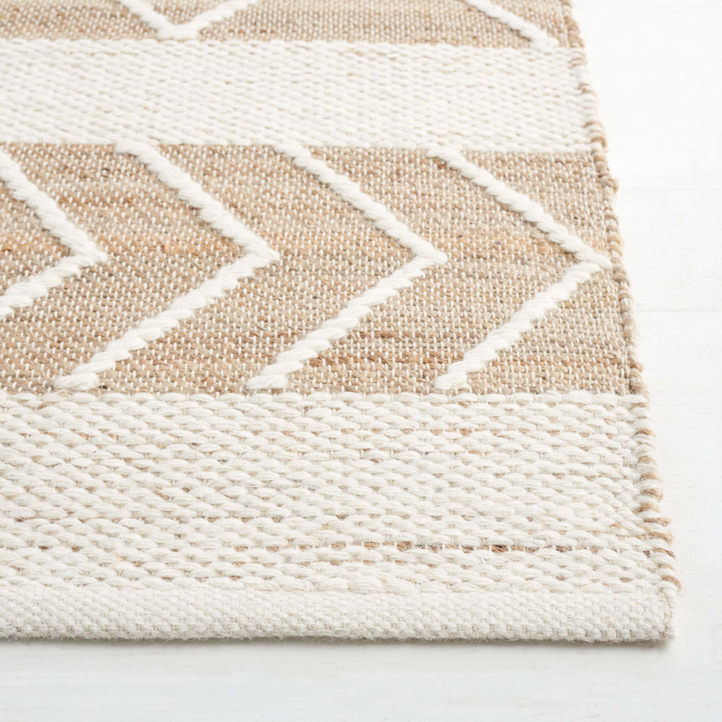 Safavieh Natural Fiber Rug Collection: NFB277A - Natural / Ivory