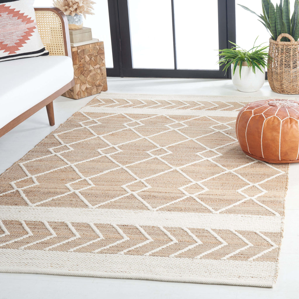 Safavieh Natural Fiber Rug Collection: NFB277A - Natural / Ivory