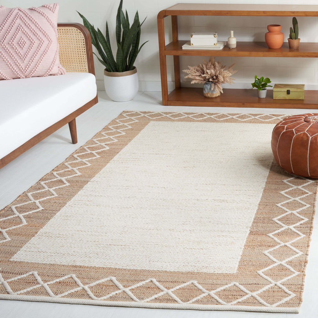 Safavieh Natural Fiber Rug Collection: NFB279A - Natural / Ivory