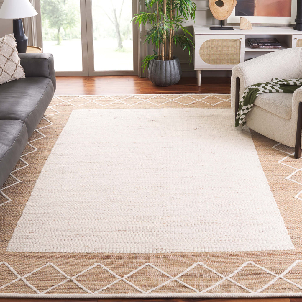 Safavieh Natural Fiber Rug Collection: NFB279A - Natural / Ivory