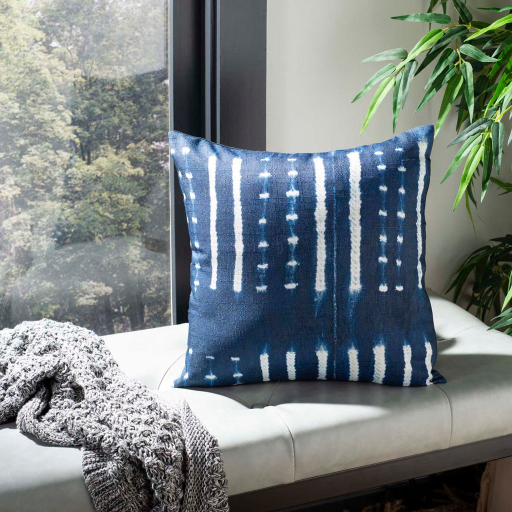 Safavieh Narla Pillow - Deep Blue/White