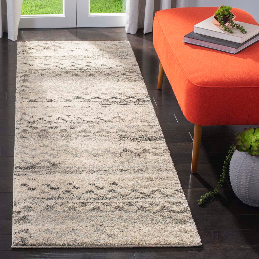 Safavieh Retro Rug Collection RET2136-1180 - Cream / Grey