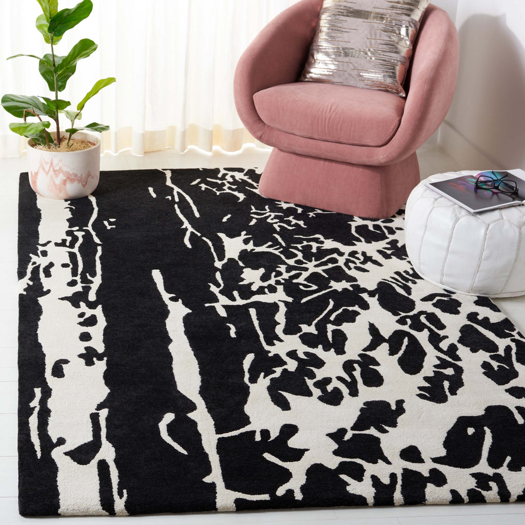 Safavieh Soho Rug Collection: SOH326A - Black / Ivory